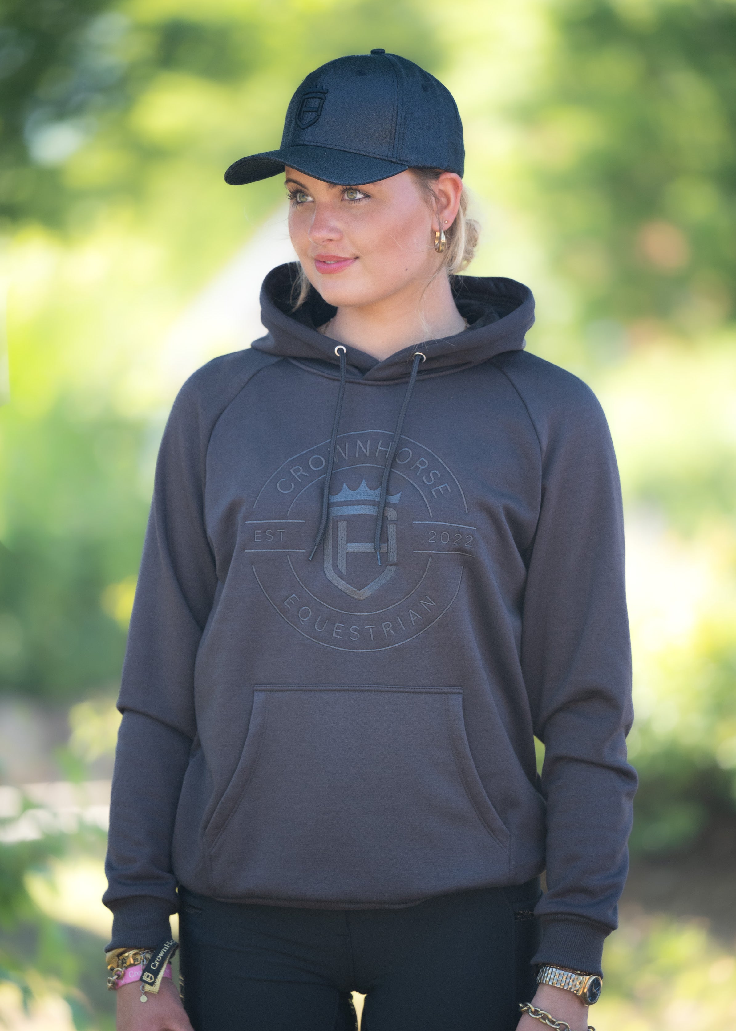 Sweatshirts & Hoodies